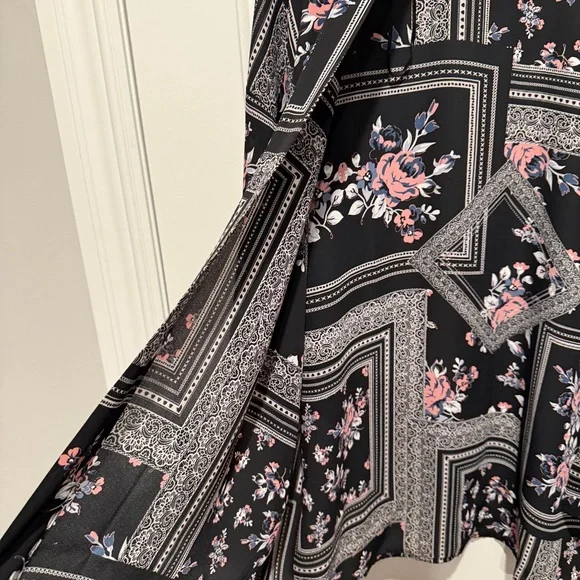 Black Patchwork Print Floral Kimono Blouse - Picture 5 of 6